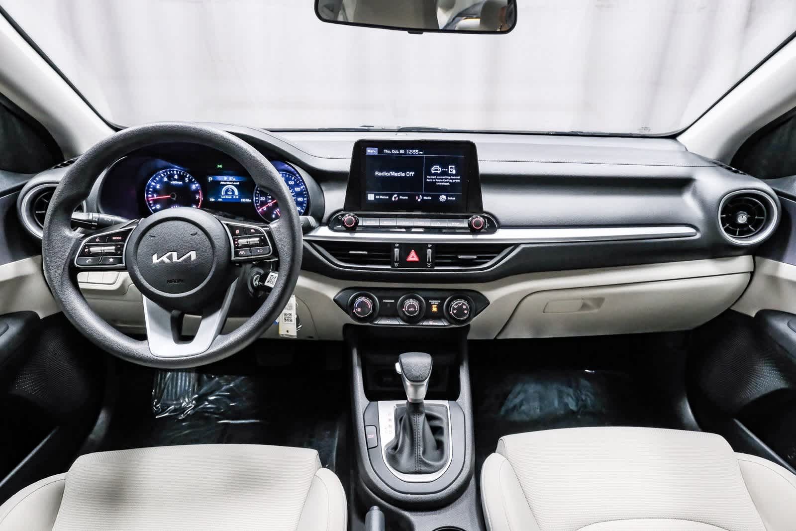 Thumbnail: 2022 Kia Forte - 13