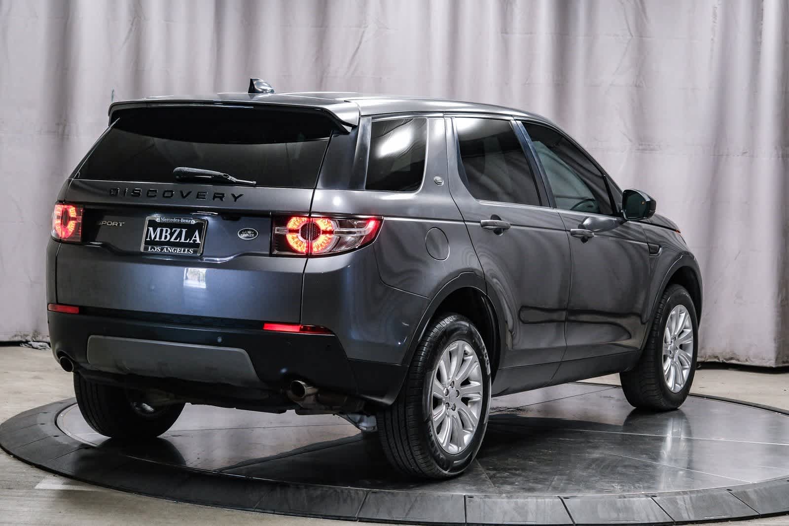 Thumbnail: 2019 Land Rover Discovery Sport - 4