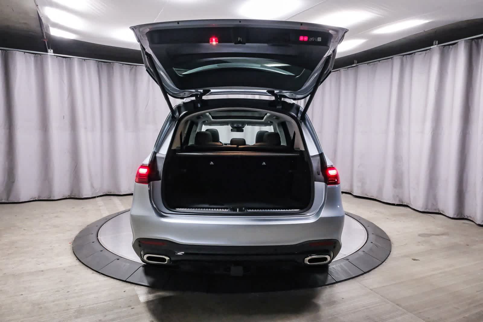 Thumbnail: 2026 Mercedes-Benz GLS - 27