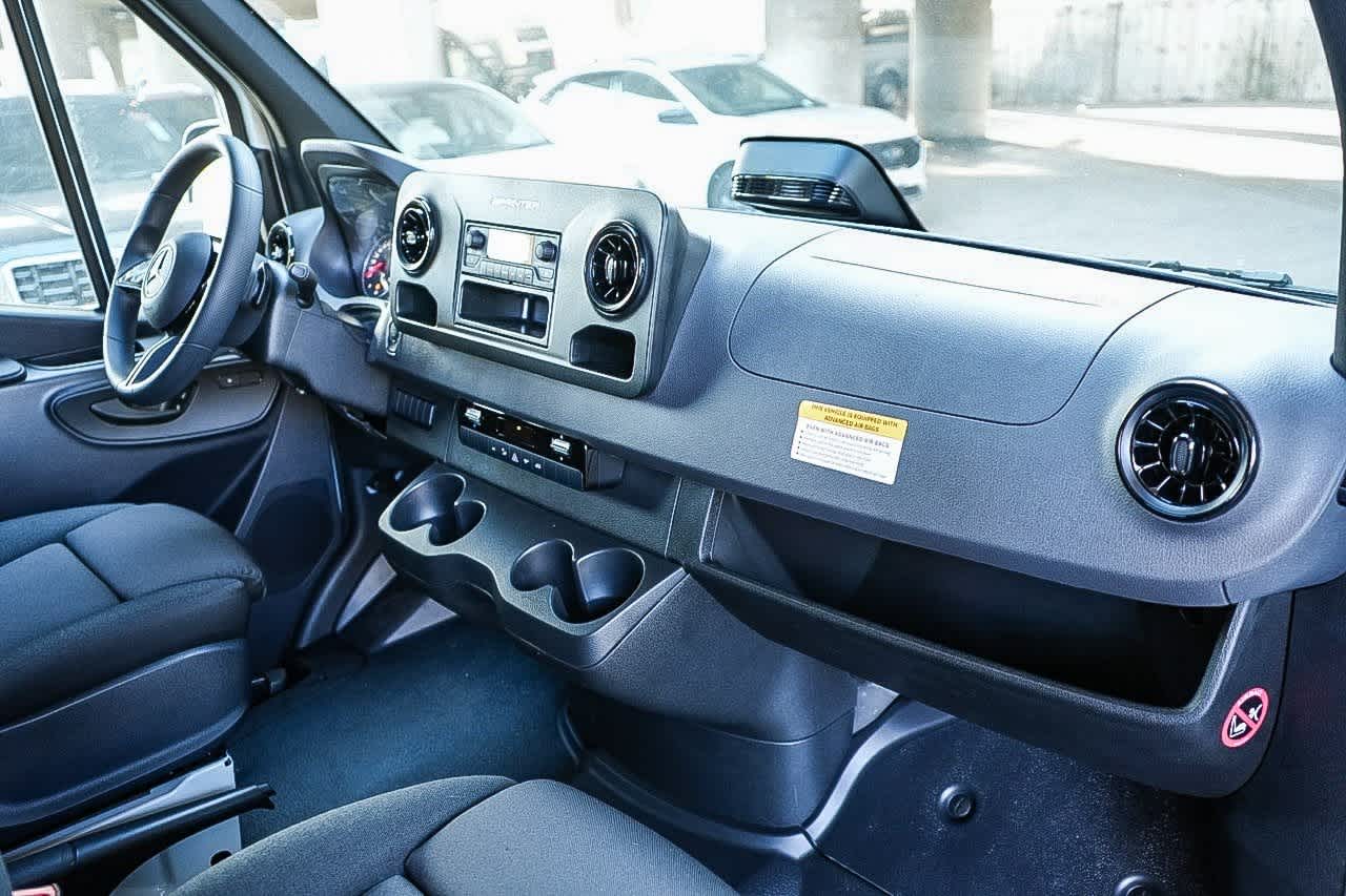 Thumbnail: 2026 Mercedes-Benz Sprinter - 13