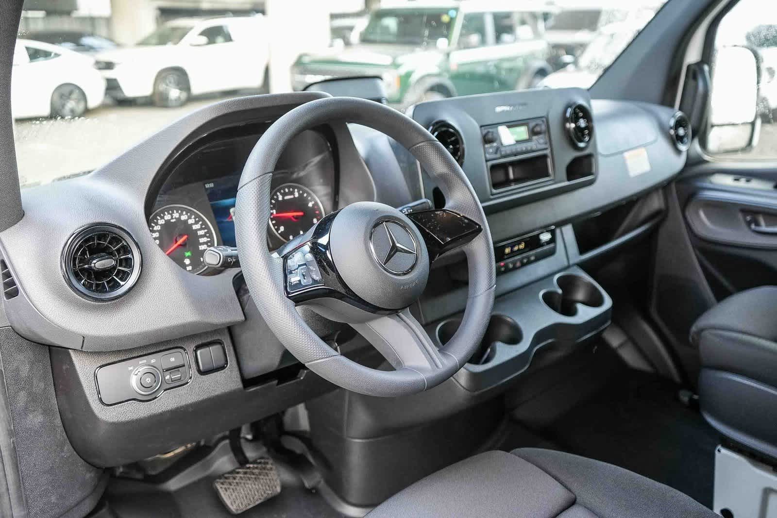 Thumbnail: 2026 Mercedes-Benz Sprinter - 12