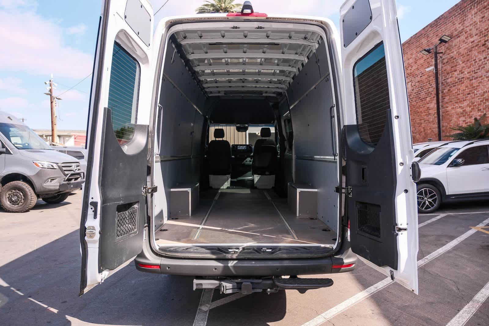 Thumbnail: 2024 Mercedes-Benz Sprinter - 28