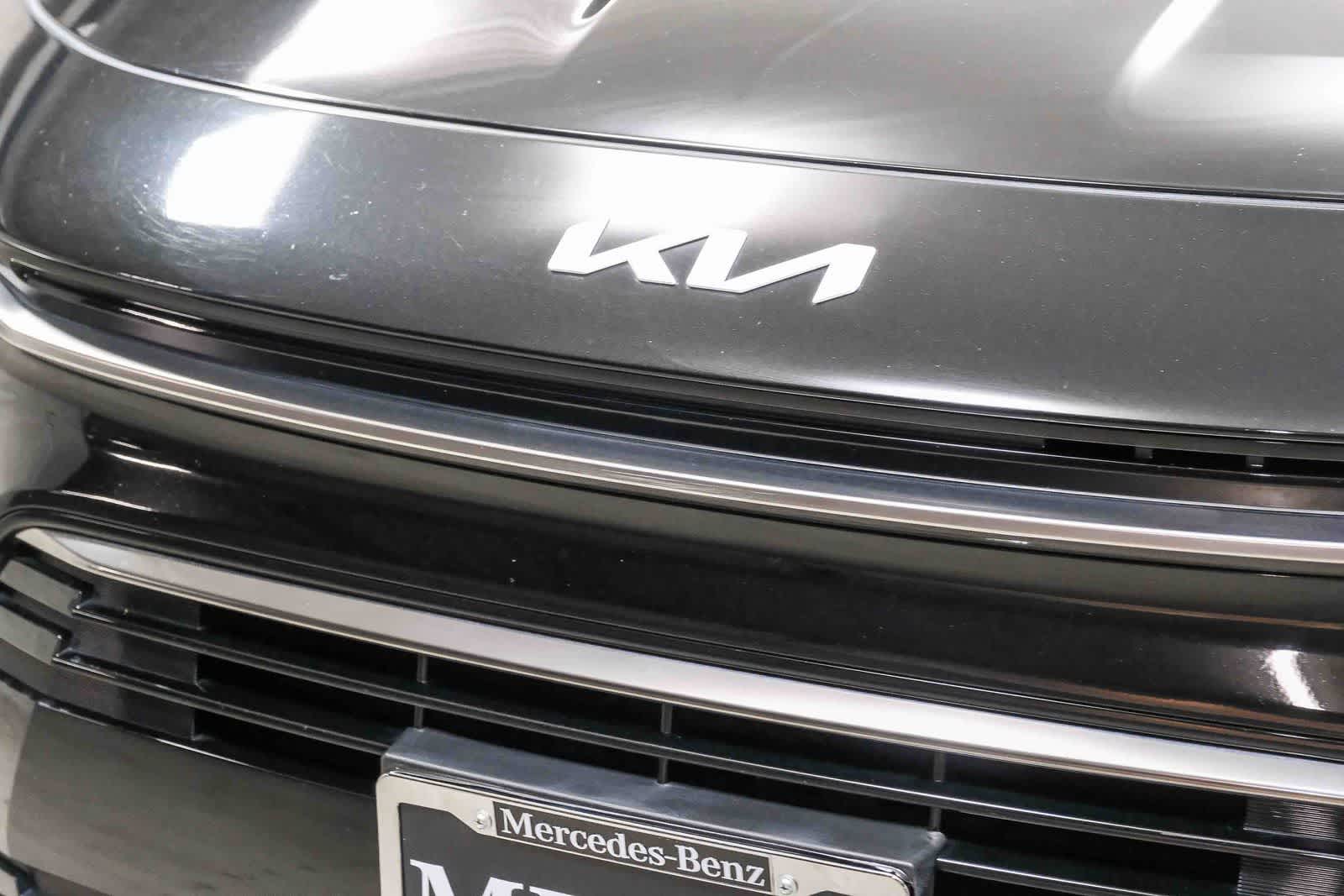 Thumbnail: 2023 Kia Niro - 12