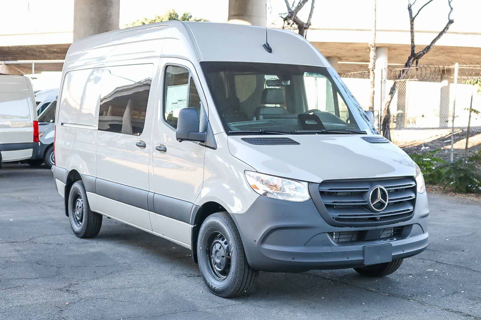 Thumbnail: 2026 Mercedes-Benz Sprinter - 3