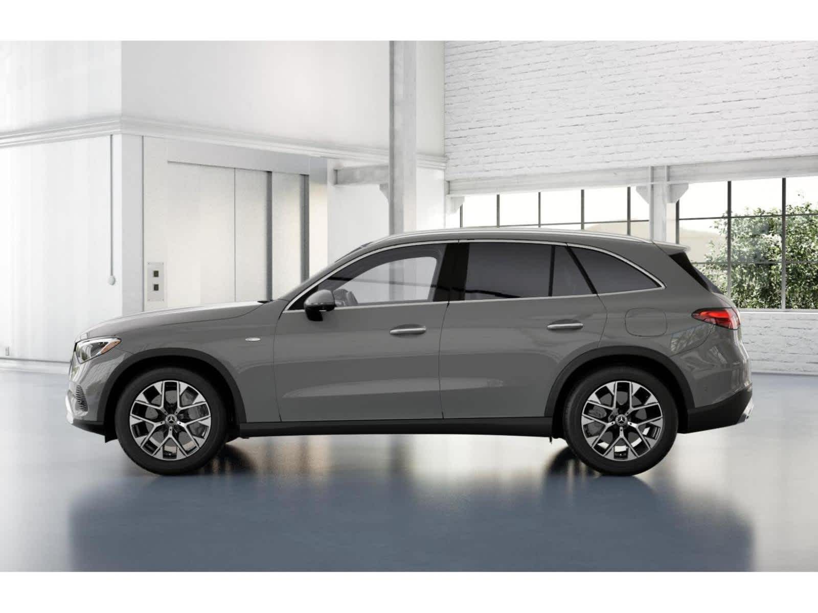 Thumbnail: 2025 Mercedes-Benz GLC - 32