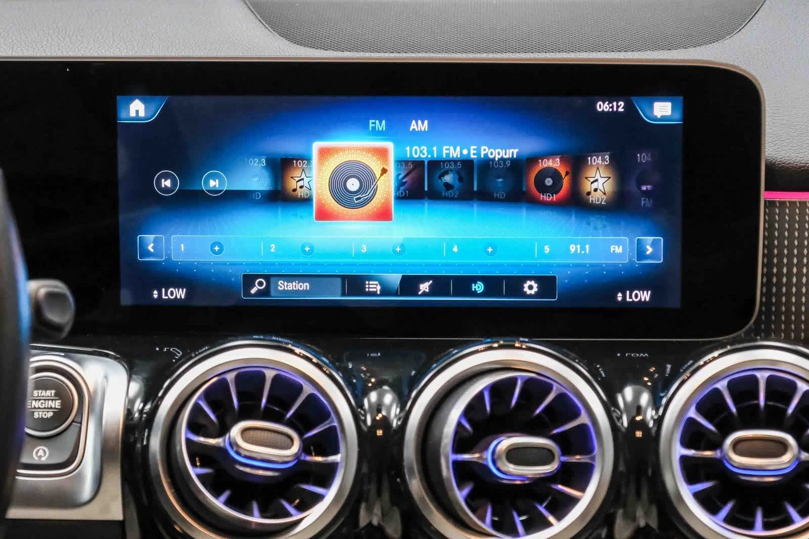 Thumbnail: 2021 Mercedes-Benz GLB - 15