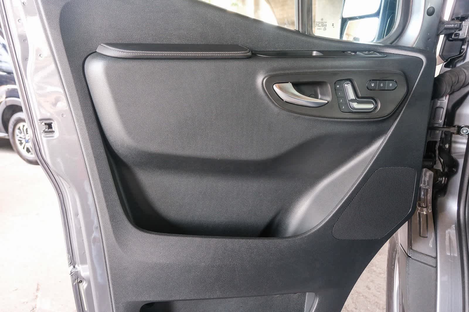 Thumbnail: 2024 Mercedes-Benz Sprinter - 25