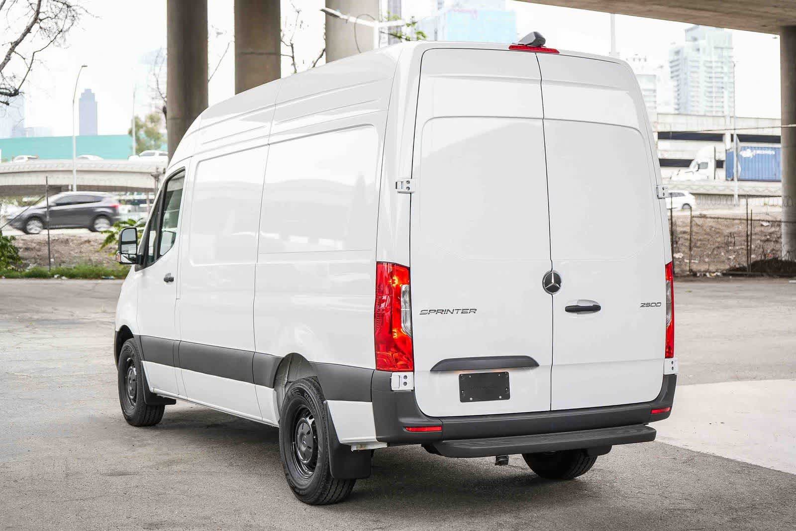 Thumbnail: 2026 Mercedes-Benz Sprinter - 7