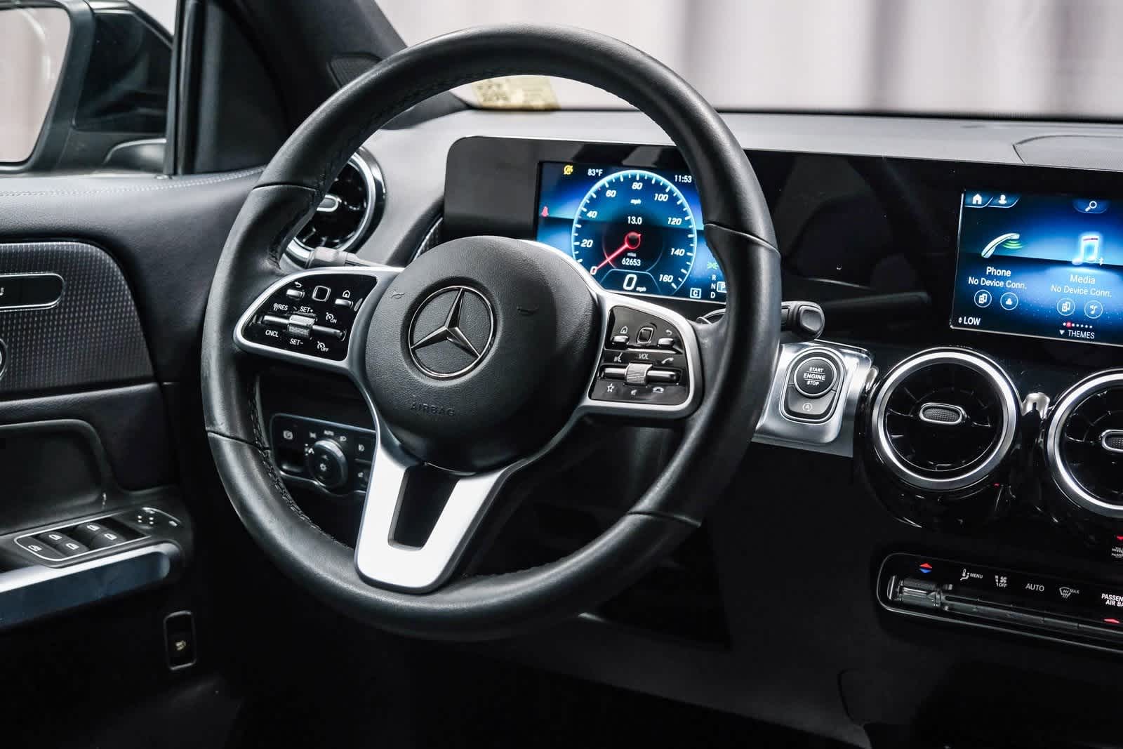 Thumbnail: 2020 Mercedes-Benz GLB - 16
