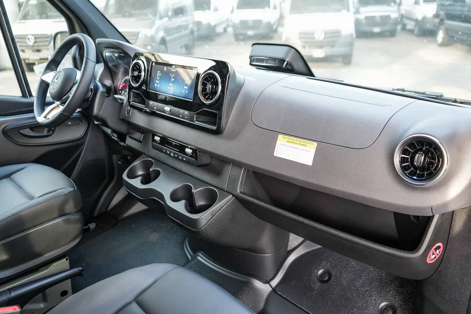 Thumbnail: 2026 Mercedes-Benz Sprinter - 13