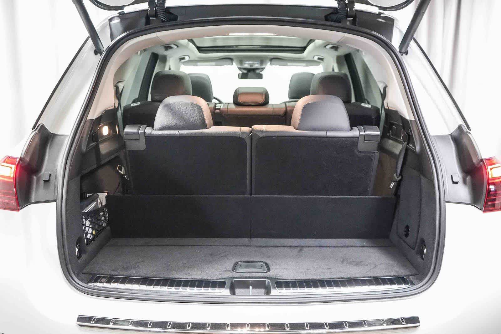 Thumbnail: 2026 Mercedes-Benz GLE - 26