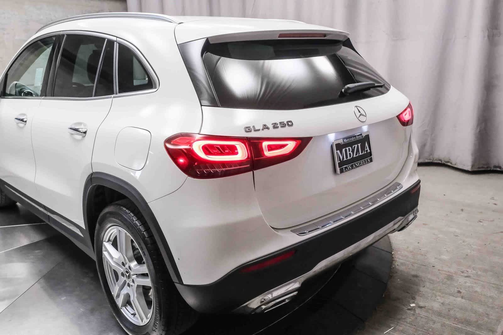 Thumbnail: 2022 Mercedes-Benz GLA - 8