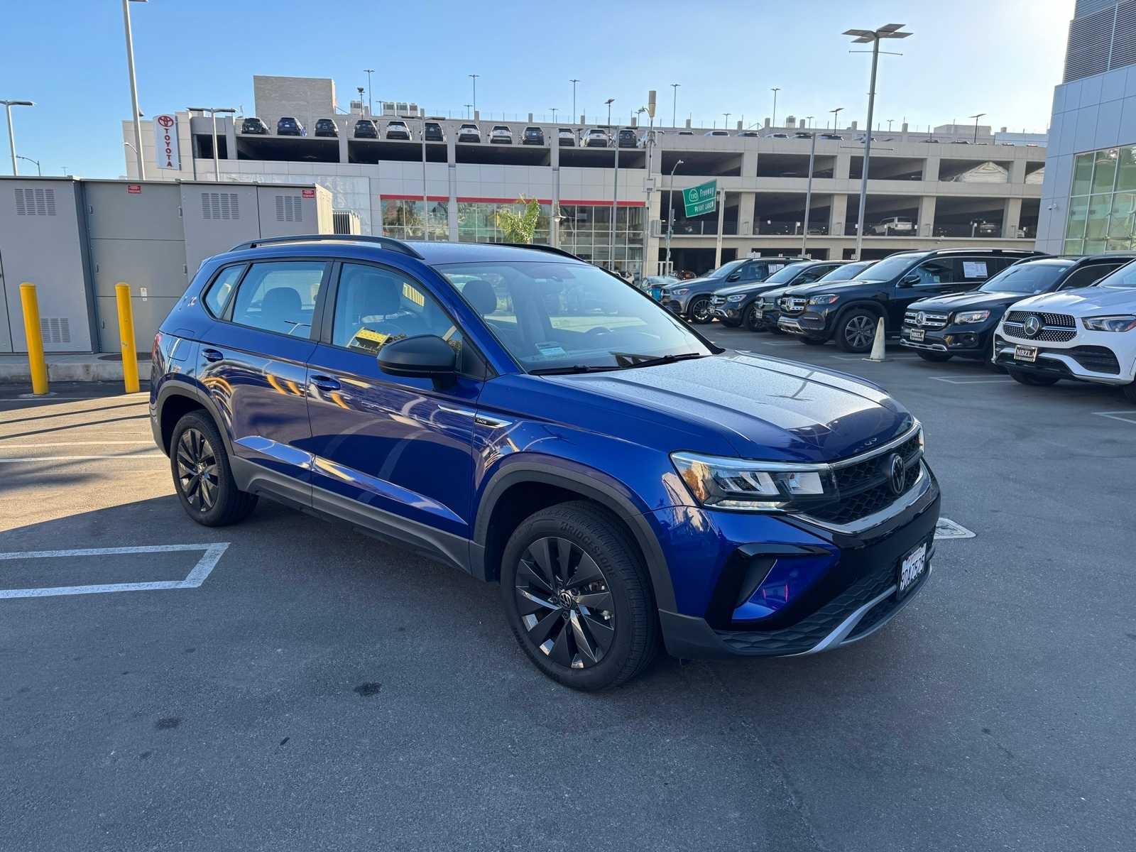 Thumbnail: 2023 Volkswagen Taos - 3