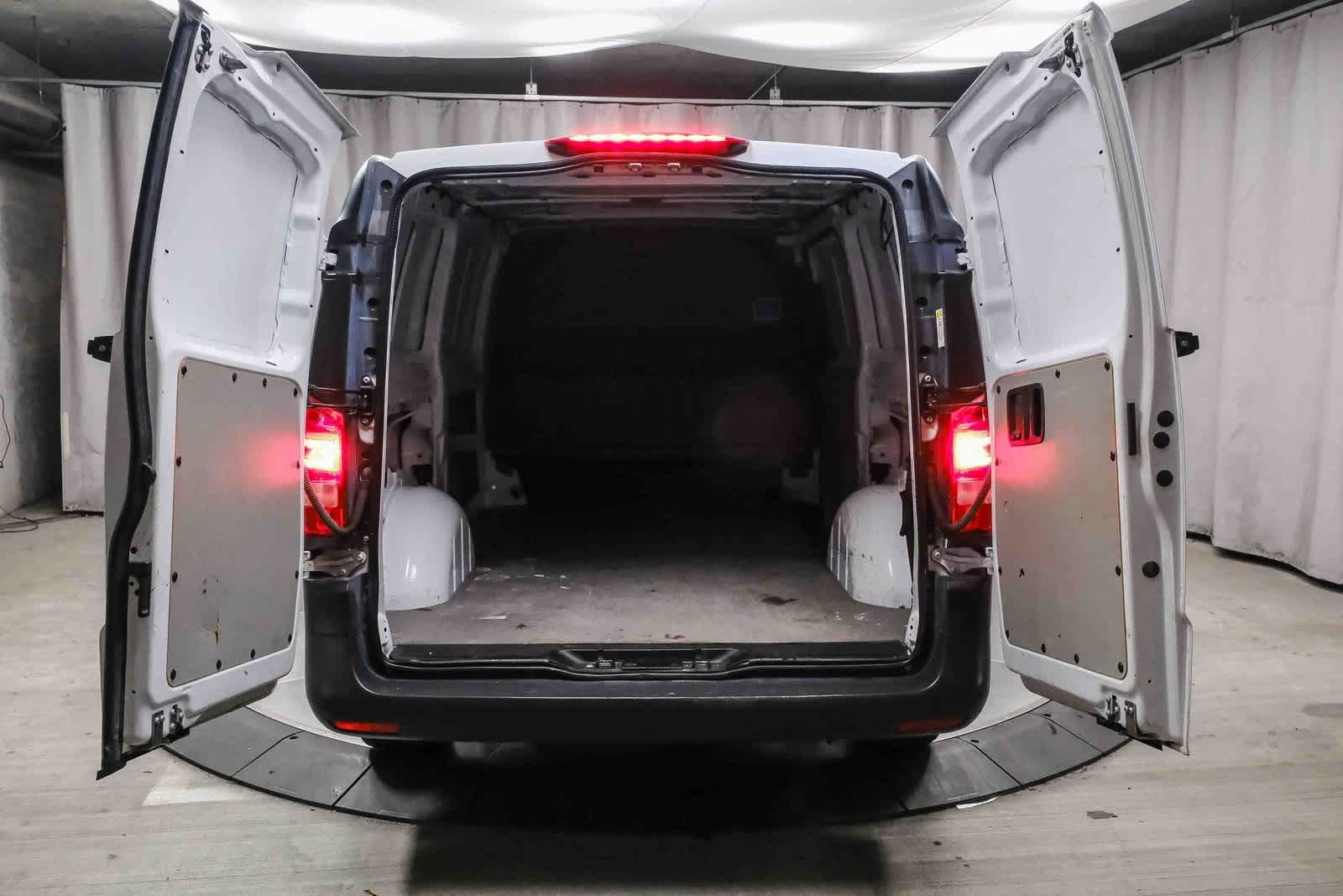 Thumbnail: 2022 Mercedes-Benz Metris - 23