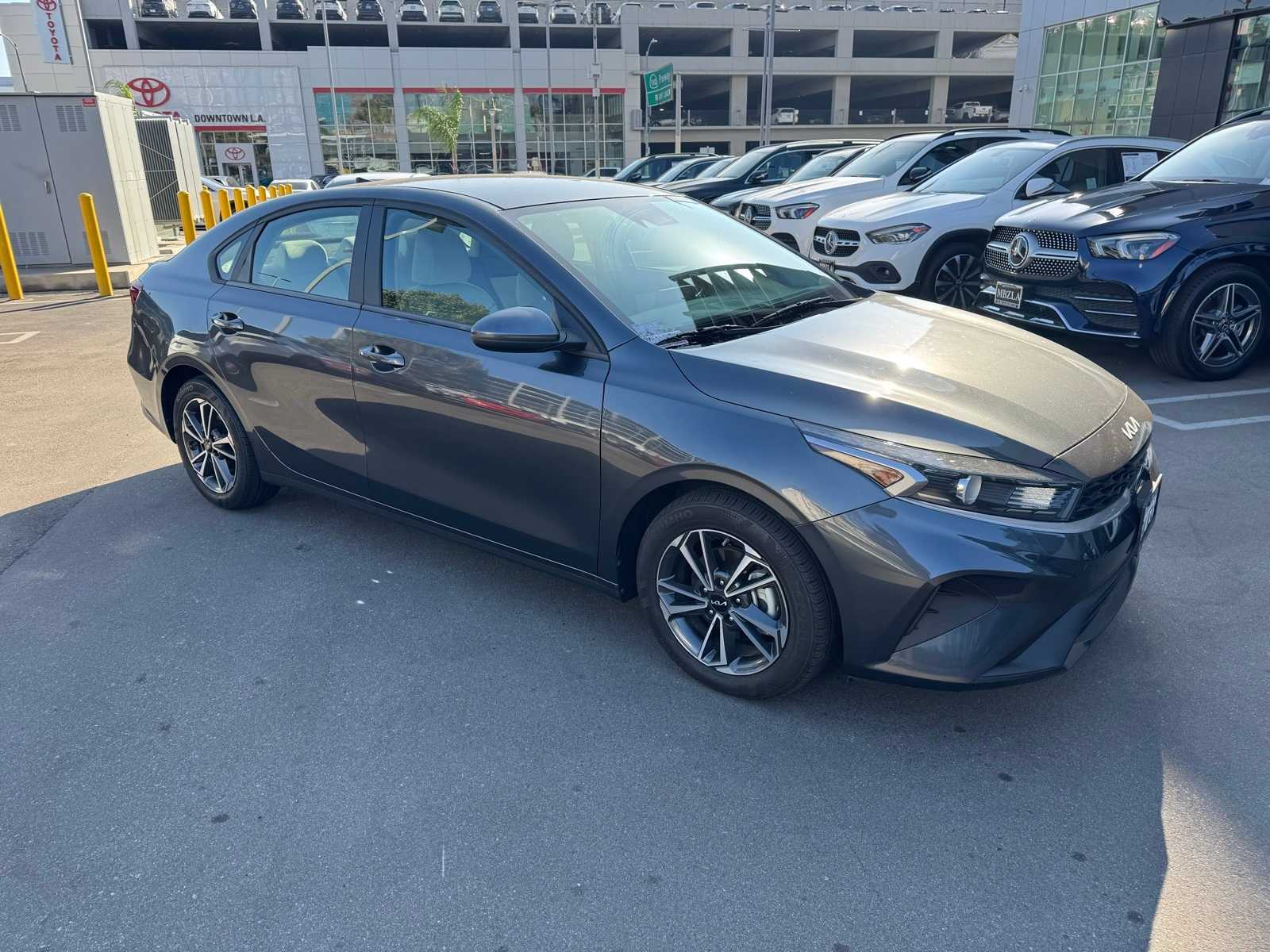 Thumbnail: 2022 Kia Forte - 3