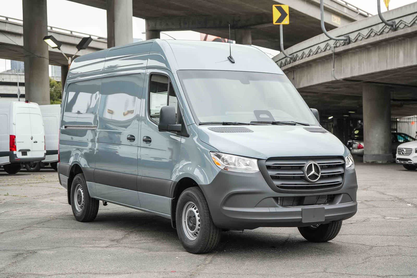 Thumbnail: 2026 Mercedes-Benz Sprinter - 3