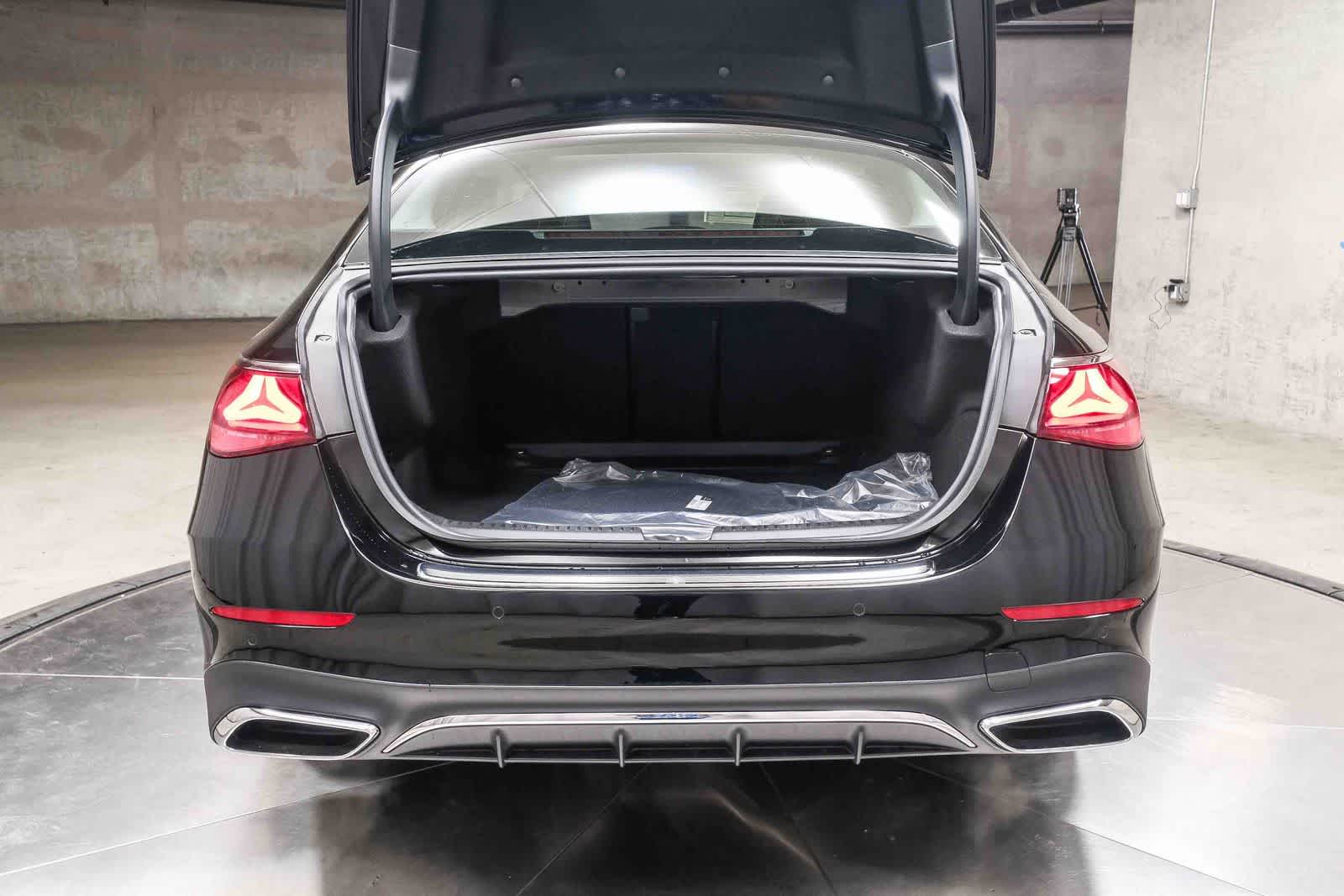Thumbnail: 2026 Mercedes-Benz E-Class - 30