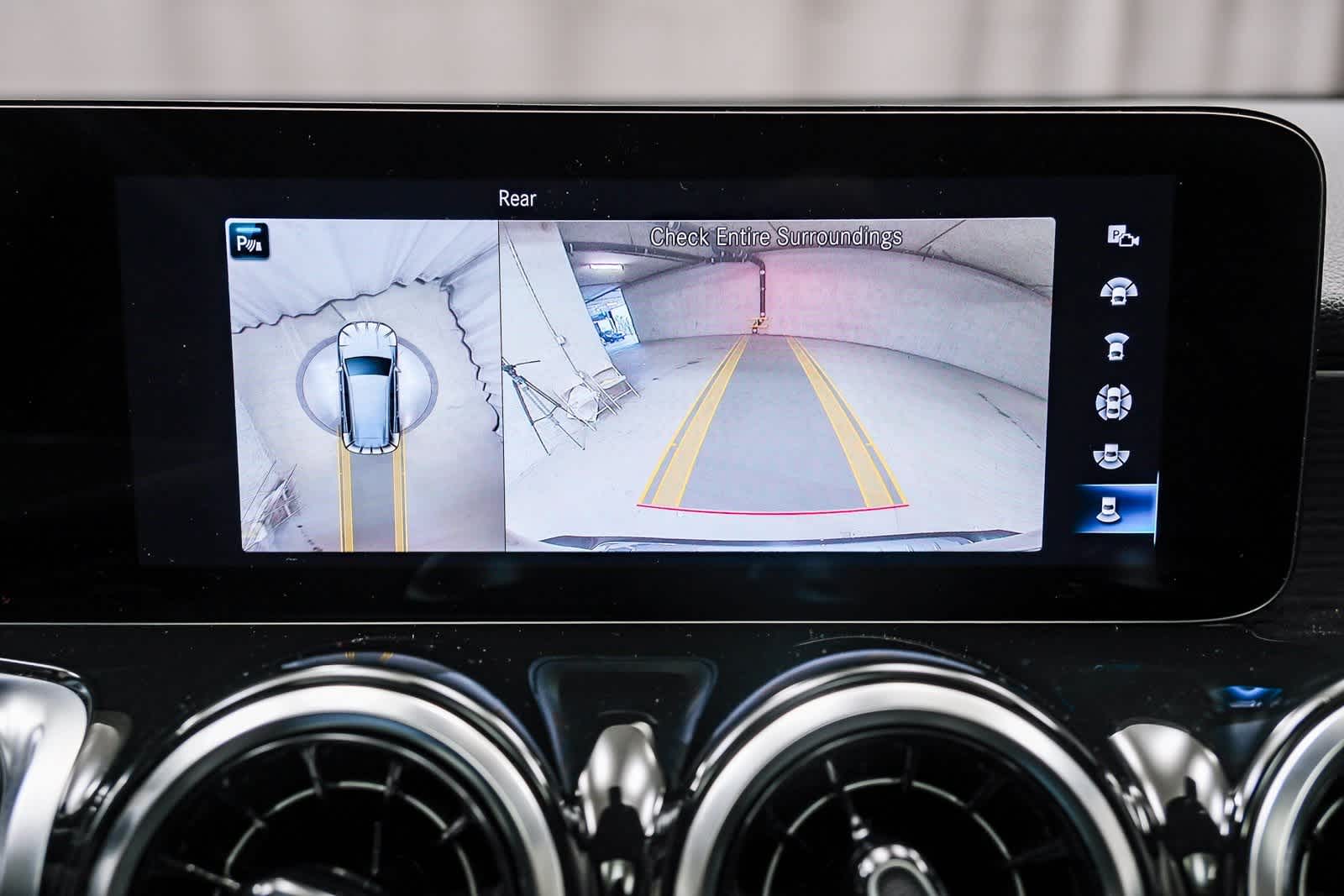 Thumbnail: 2023 Mercedes-Benz GLB - 25