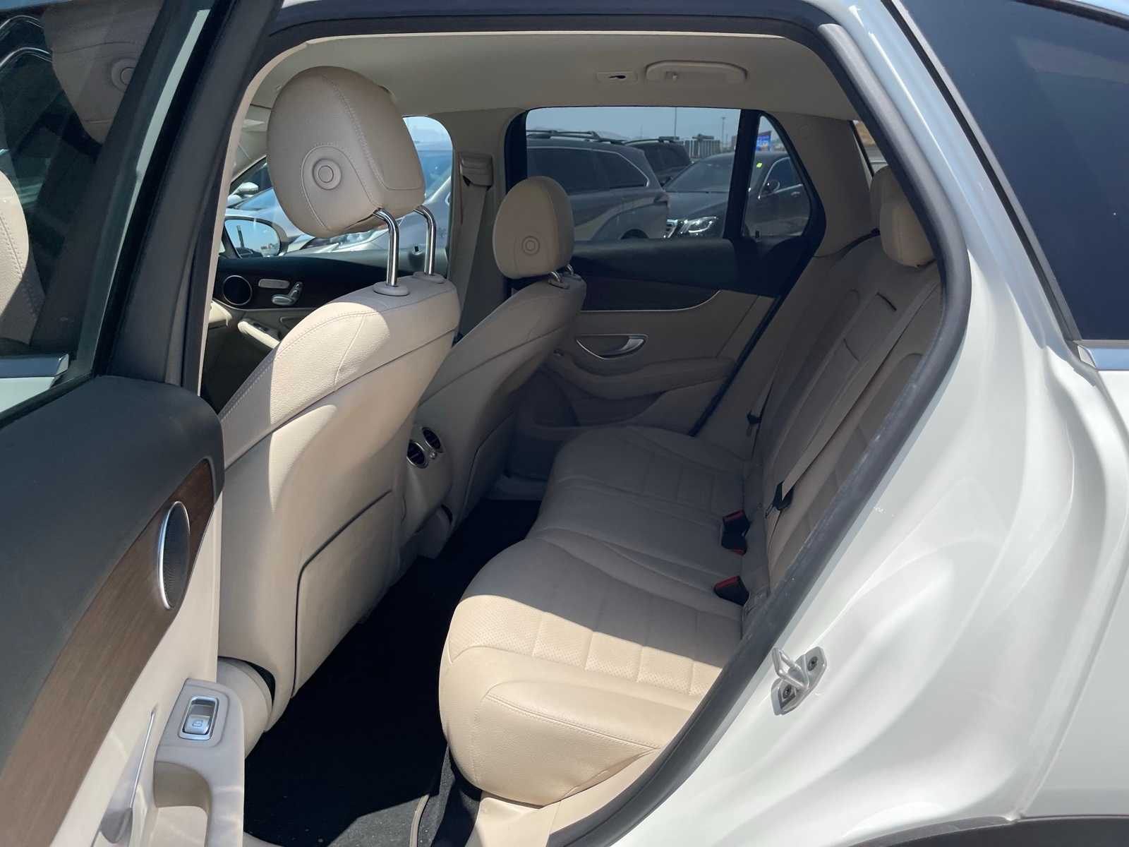 Thumbnail: 2022 Mercedes-Benz GLC - 6