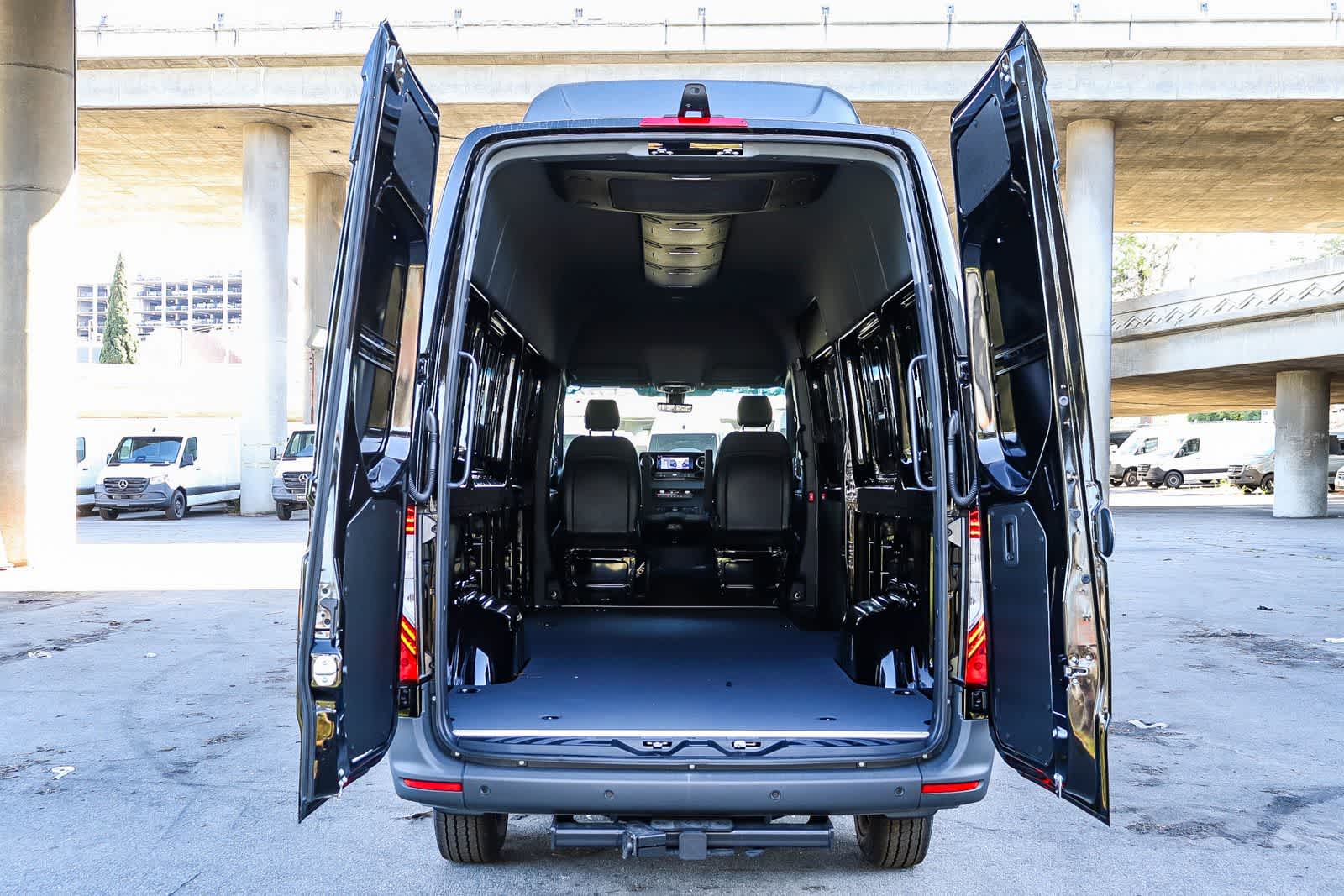 Thumbnail: 2026 Mercedes-Benz Sprinter - 33
