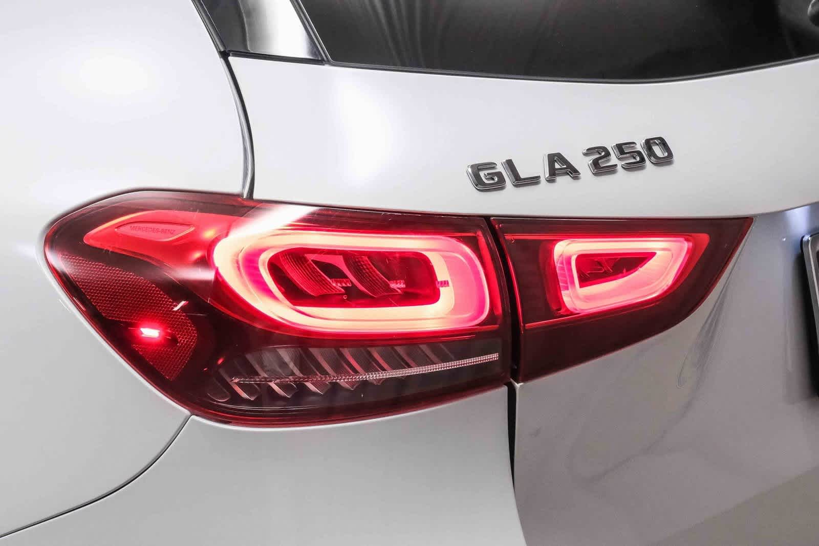 Thumbnail: 2023 Mercedes-Benz GLA - 7