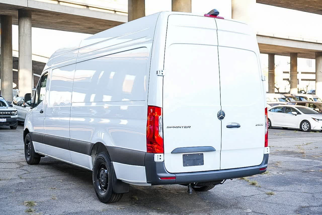 Thumbnail: 2026 Mercedes-Benz Sprinter - 8