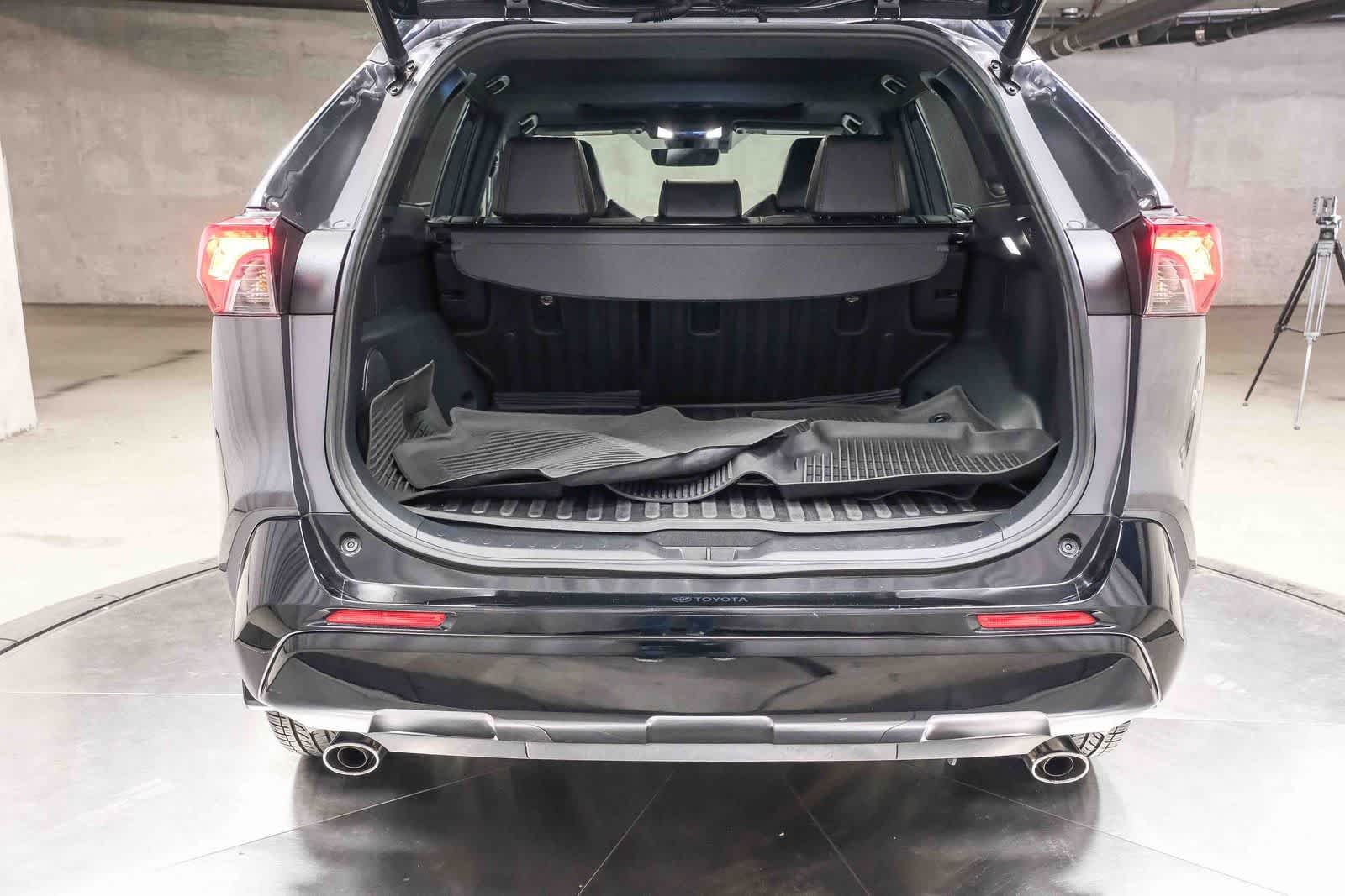 Thumbnail: 2022 Toyota RAV4 - 31