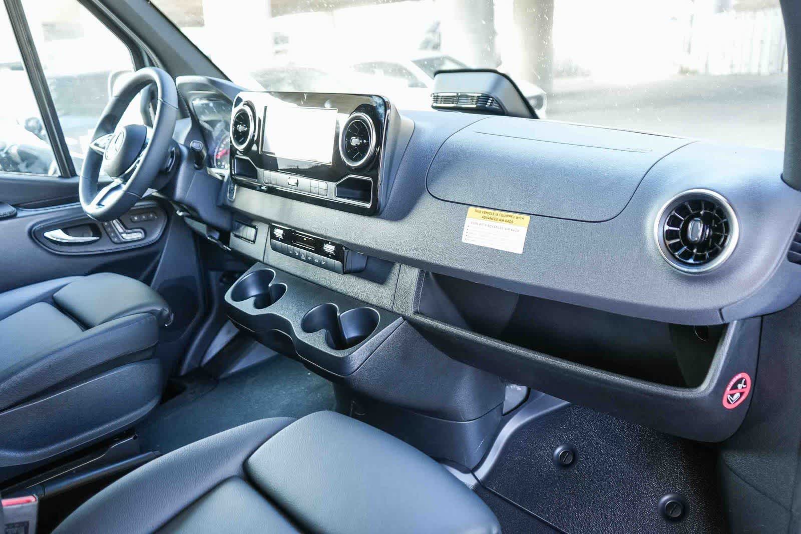 Thumbnail: 2026 Mercedes-Benz Sprinter - 13