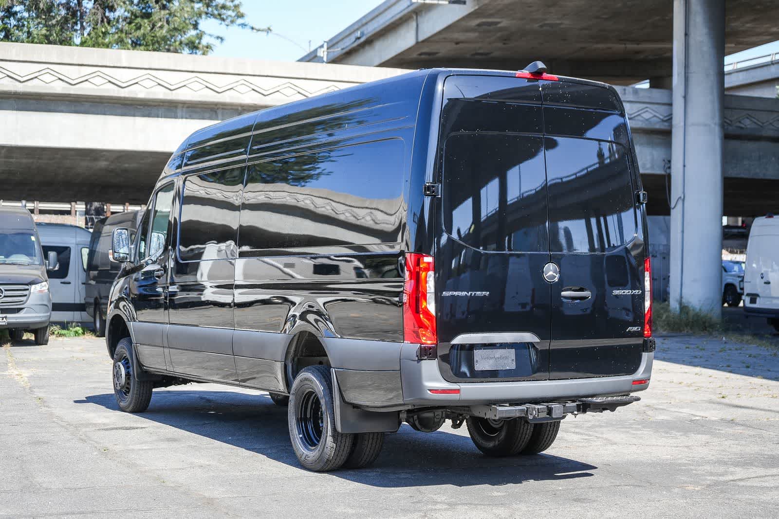 Thumbnail: 2026 Mercedes-Benz Sprinter - 8