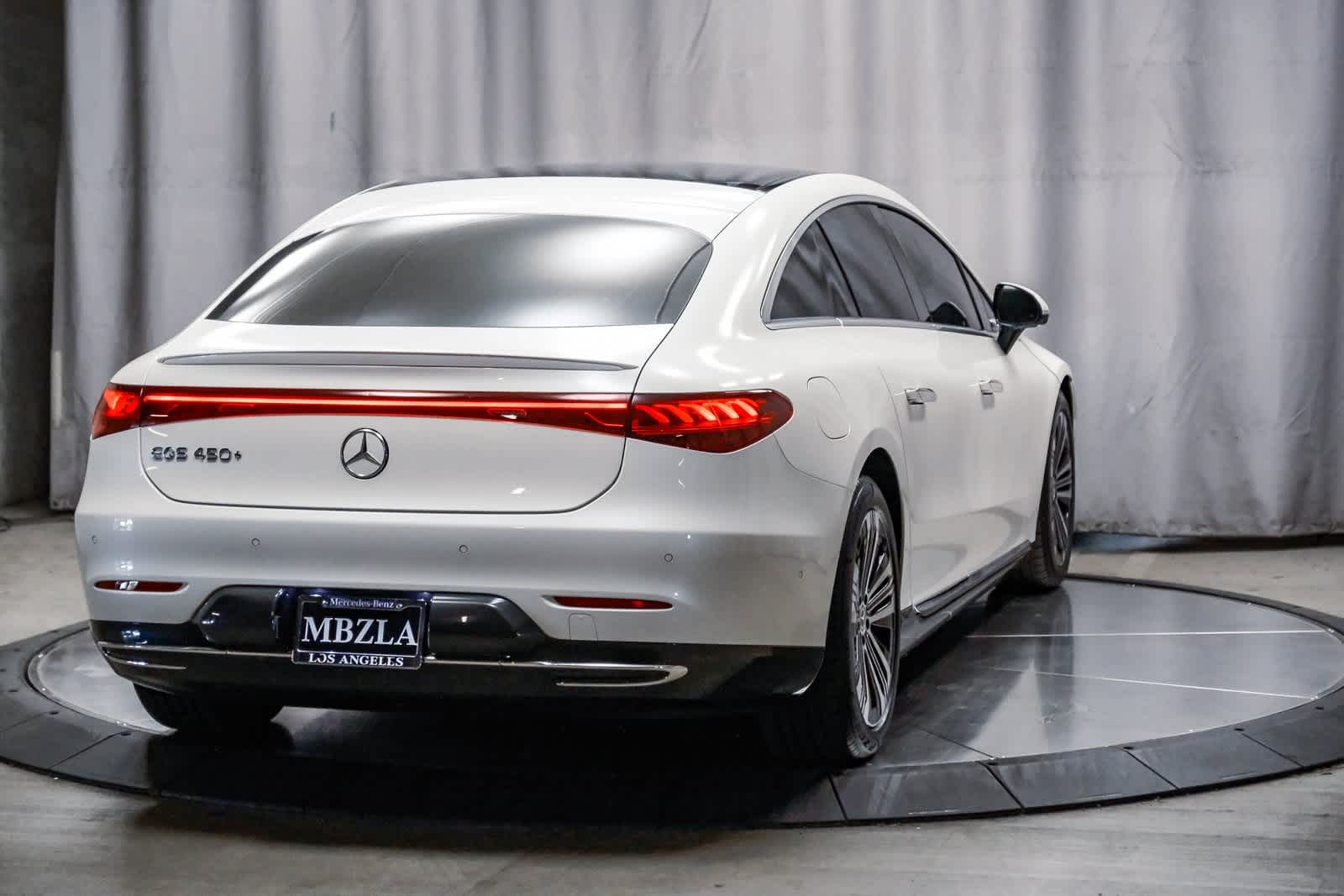 Thumbnail: 2022 Mercedes-Benz EQS - 4