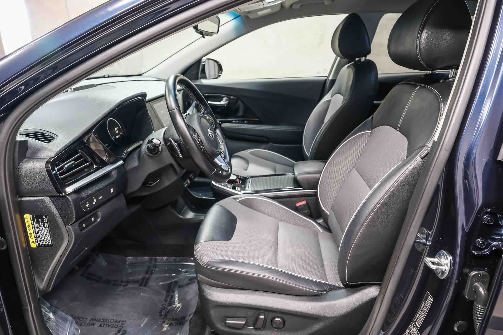 Thumbnail: 2020 Kia Niro - 24