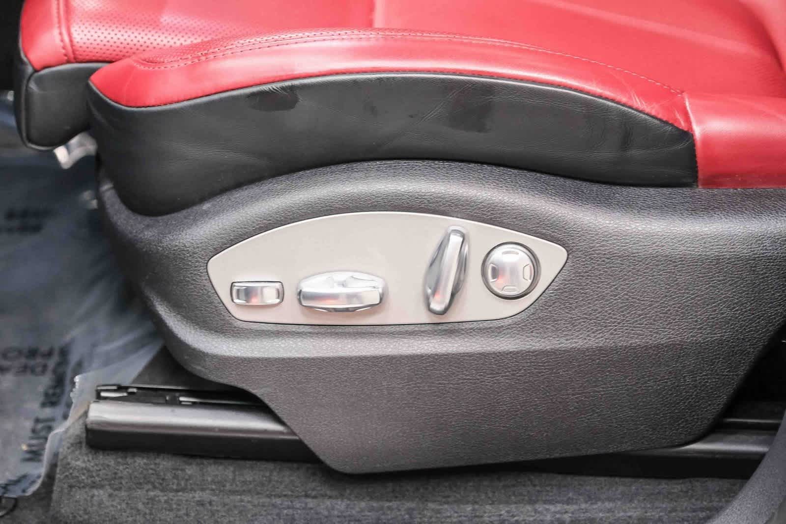 Thumbnail: 2024 Porsche Macan - 22