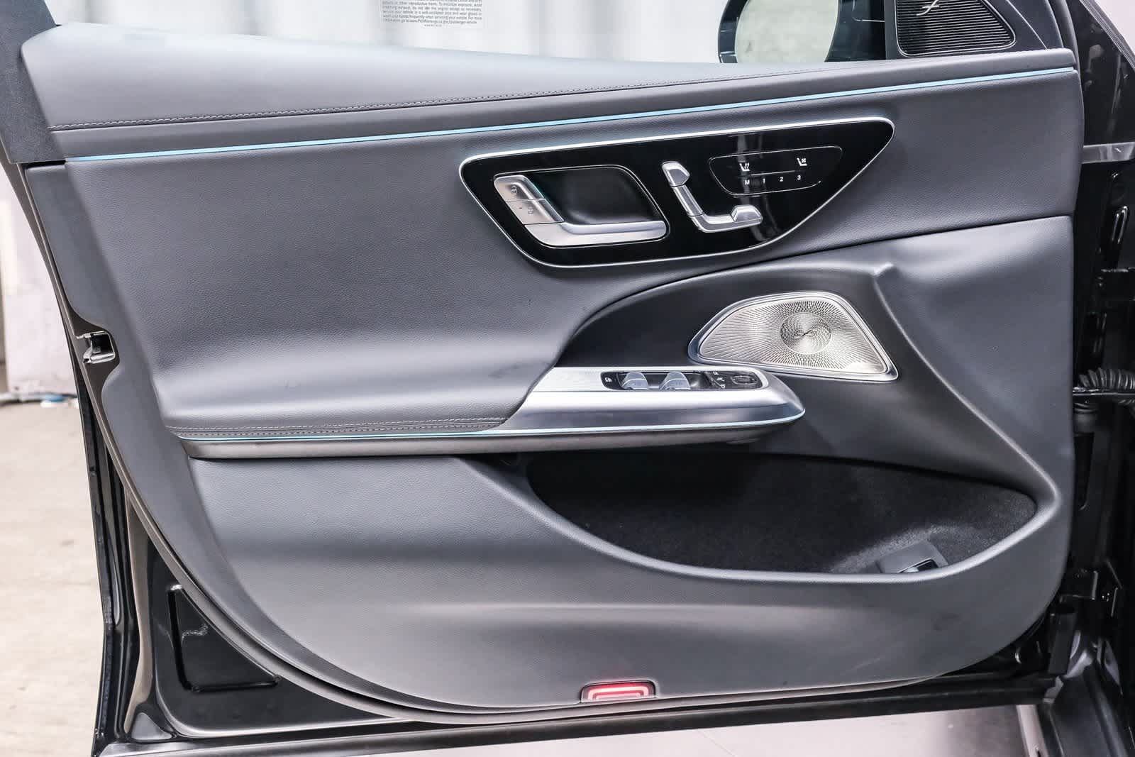 Thumbnail: 2025 Mercedes-Benz E-Class - 21