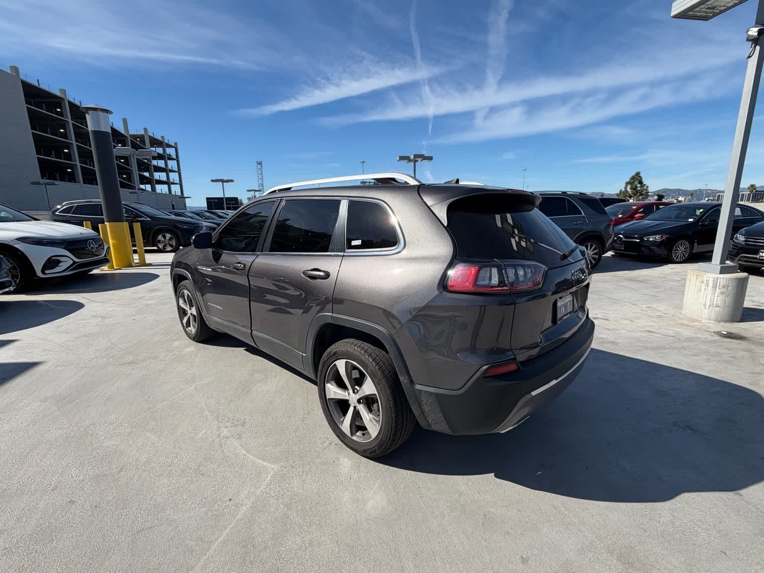 Thumbnail: 2019 Jeep Cherokee - 3