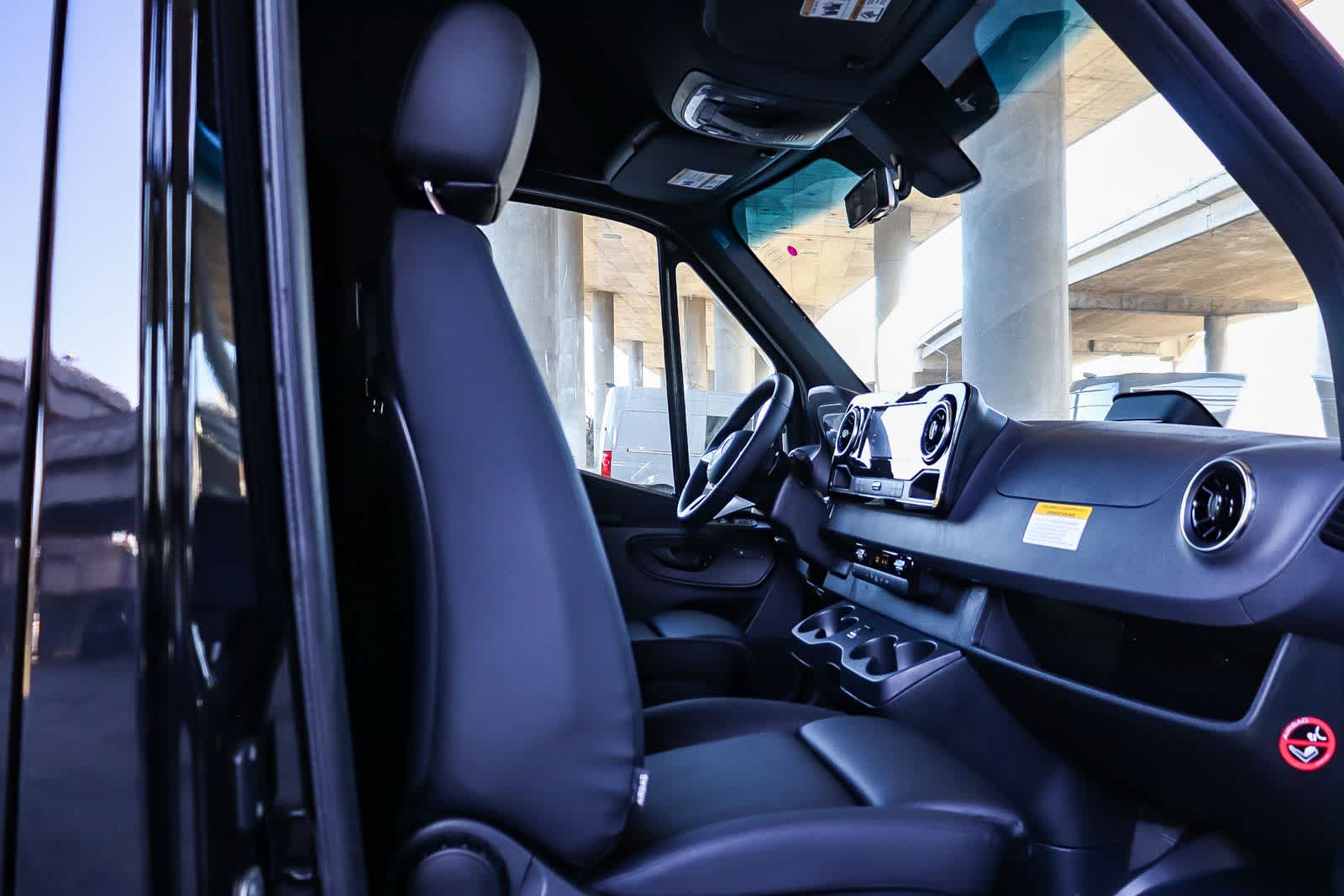 Thumbnail: 2026 Mercedes-Benz Sprinter - 17