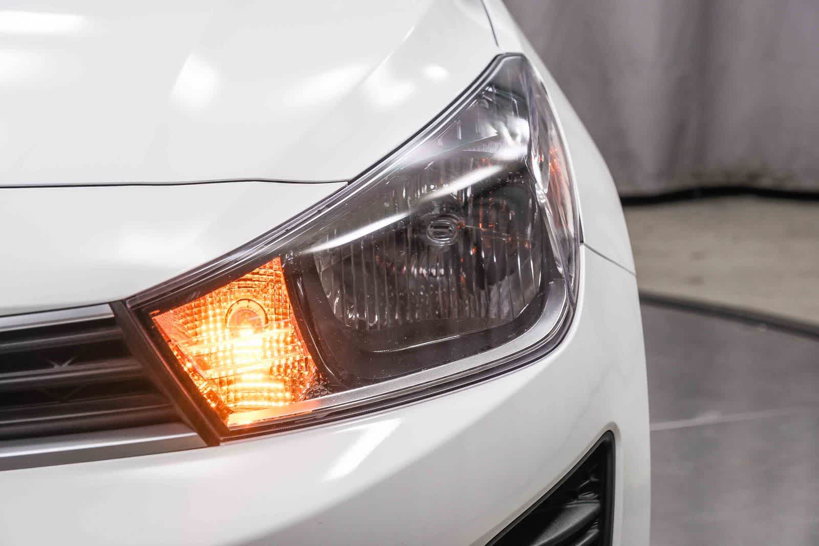 Thumbnail: 2023 Kia Rio - 12