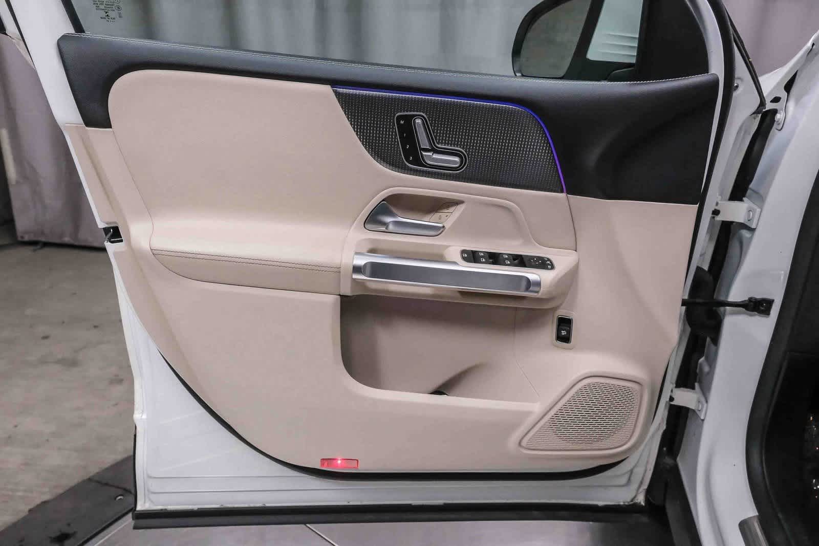 Thumbnail: 2021 Mercedes-Benz GLB - 23