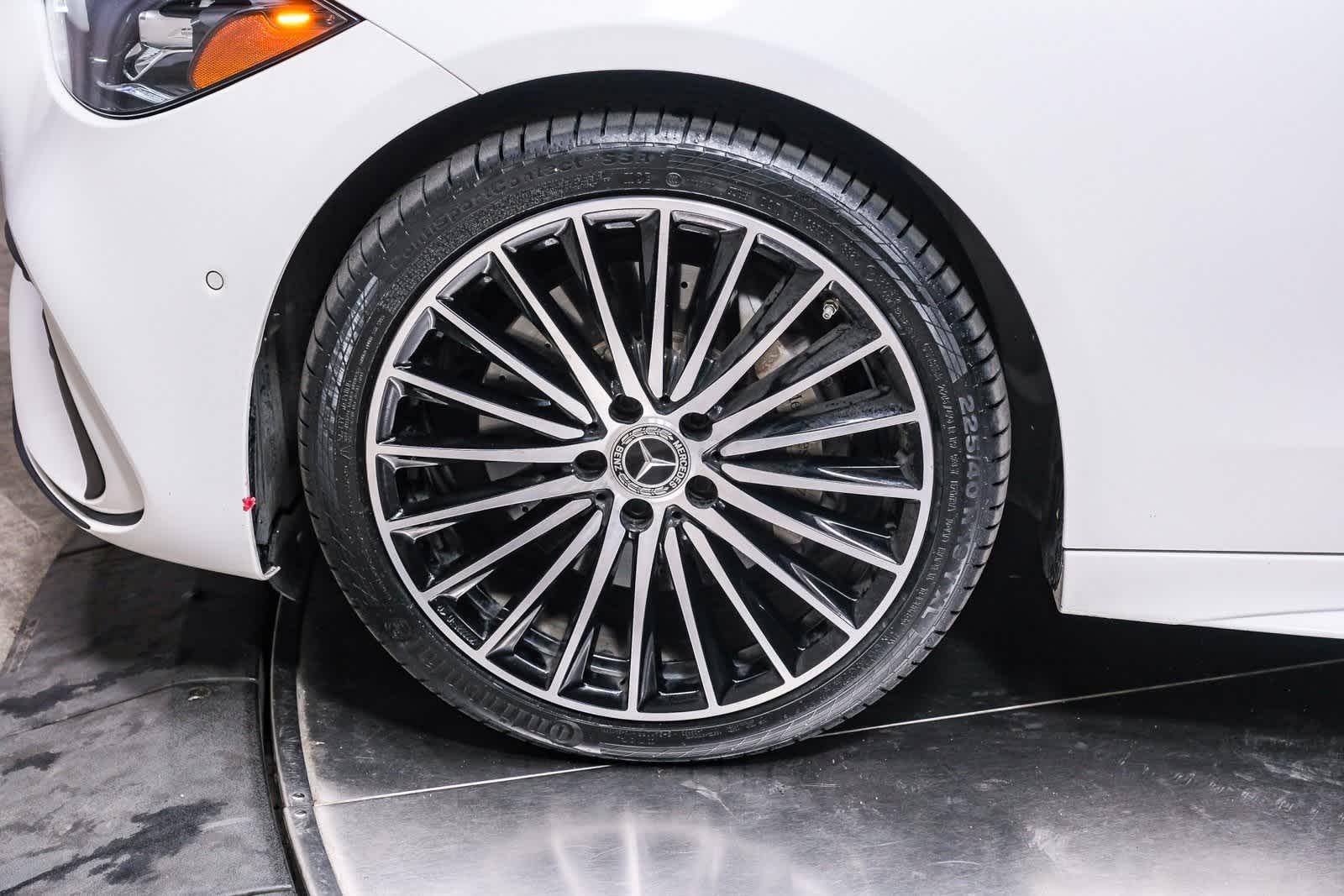 Thumbnail: 2023 Mercedes-Benz C-Class - 10