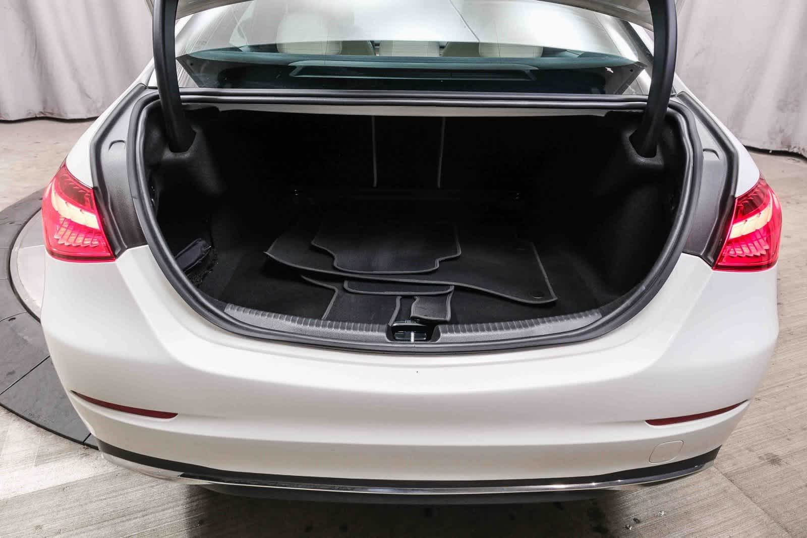 Thumbnail: 2022 Mercedes-Benz C-Class - 25