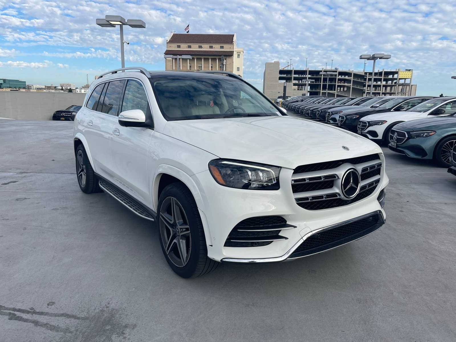 Thumbnail: 2023 Mercedes-Benz GLS - 2