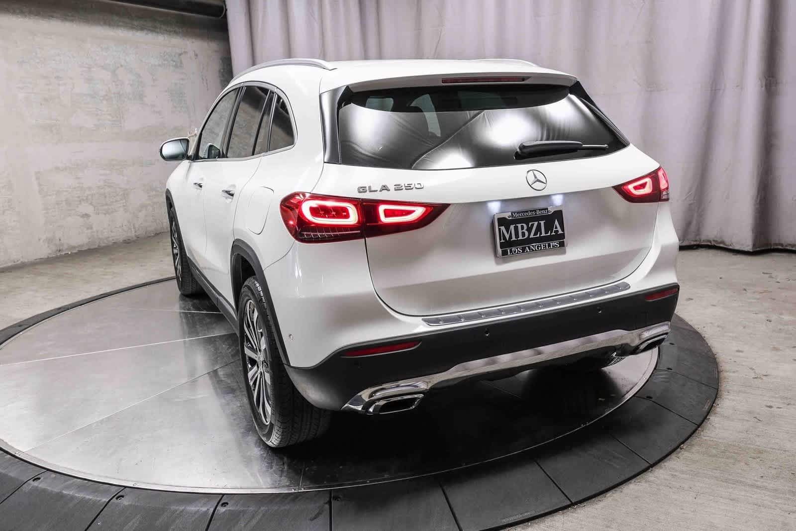 Thumbnail: 2023 Mercedes-Benz GLA - 8