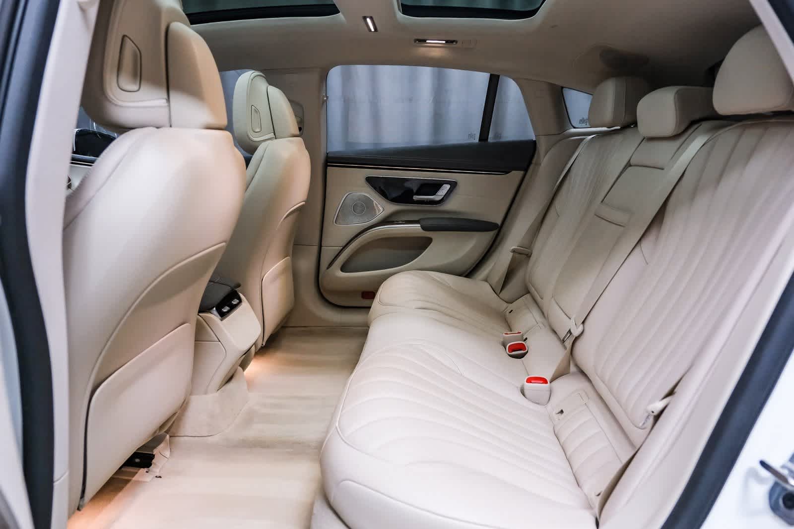 Thumbnail: 2023 Mercedes-Benz EQS - 17