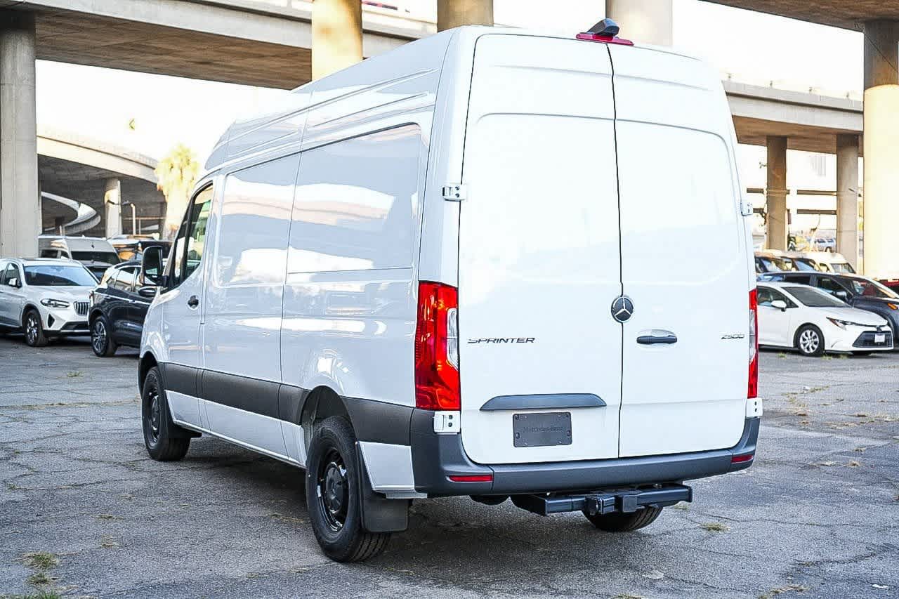 Thumbnail: 2026 Mercedes-Benz Sprinter - 8