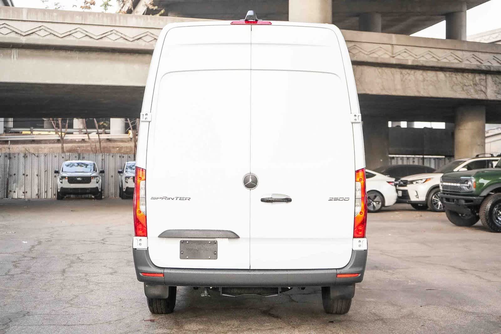 Thumbnail: 2026 Mercedes-Benz Sprinter - 7