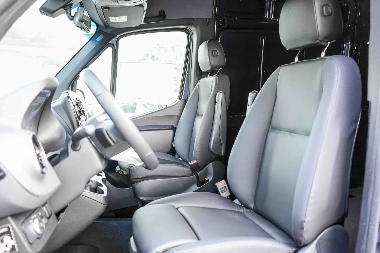 Thumbnail: 2026 Mercedes-Benz Sprinter - 17