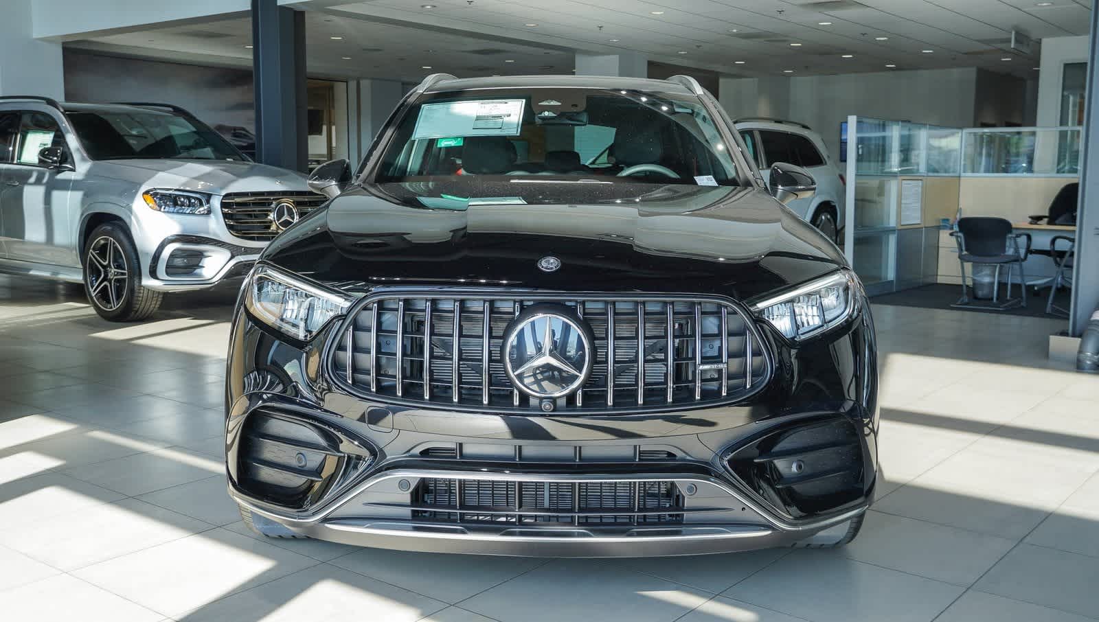 Thumbnail: 2025 Mercedes-Benz GL-Class - 2