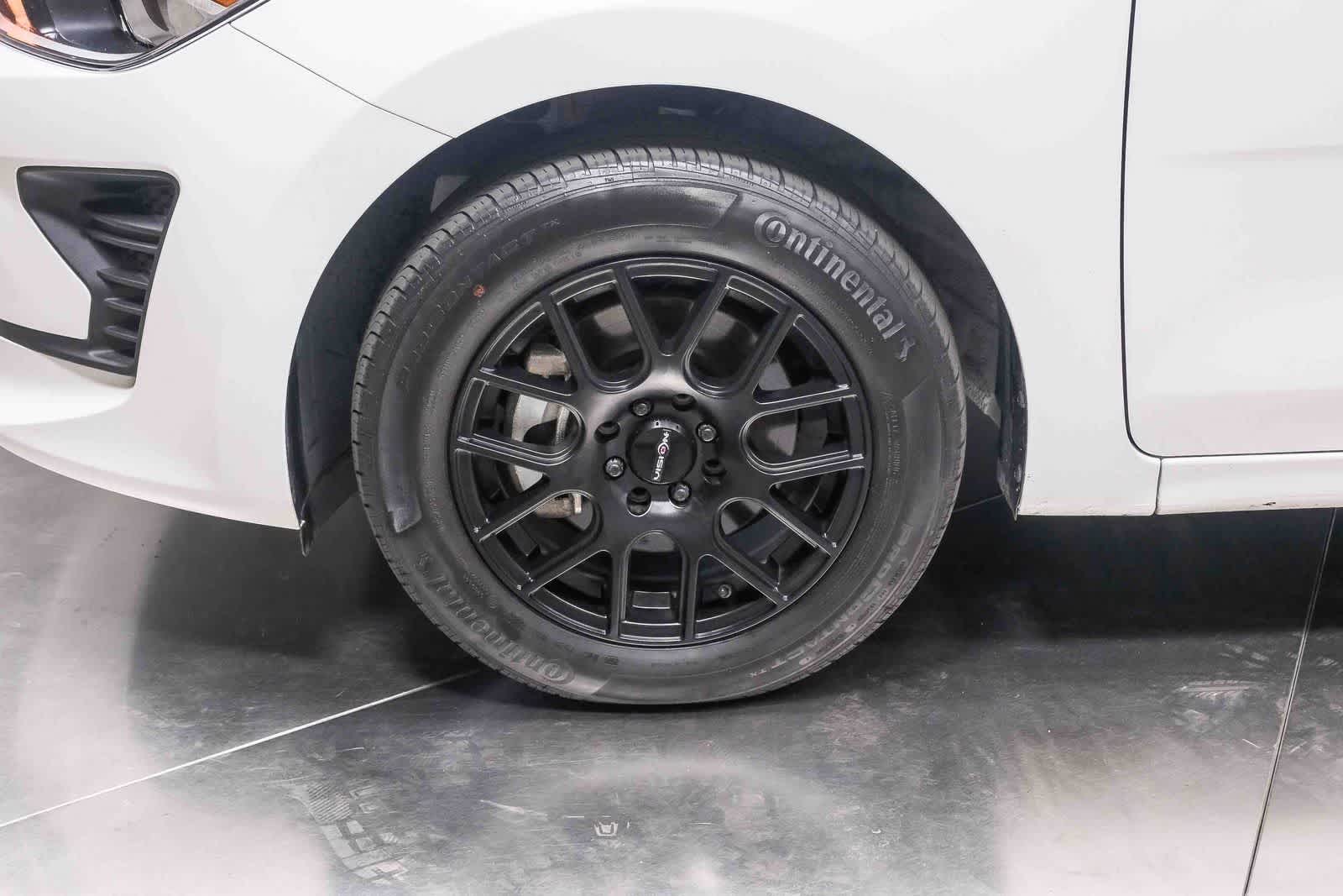 Thumbnail: 2023 Kia Rio - 10