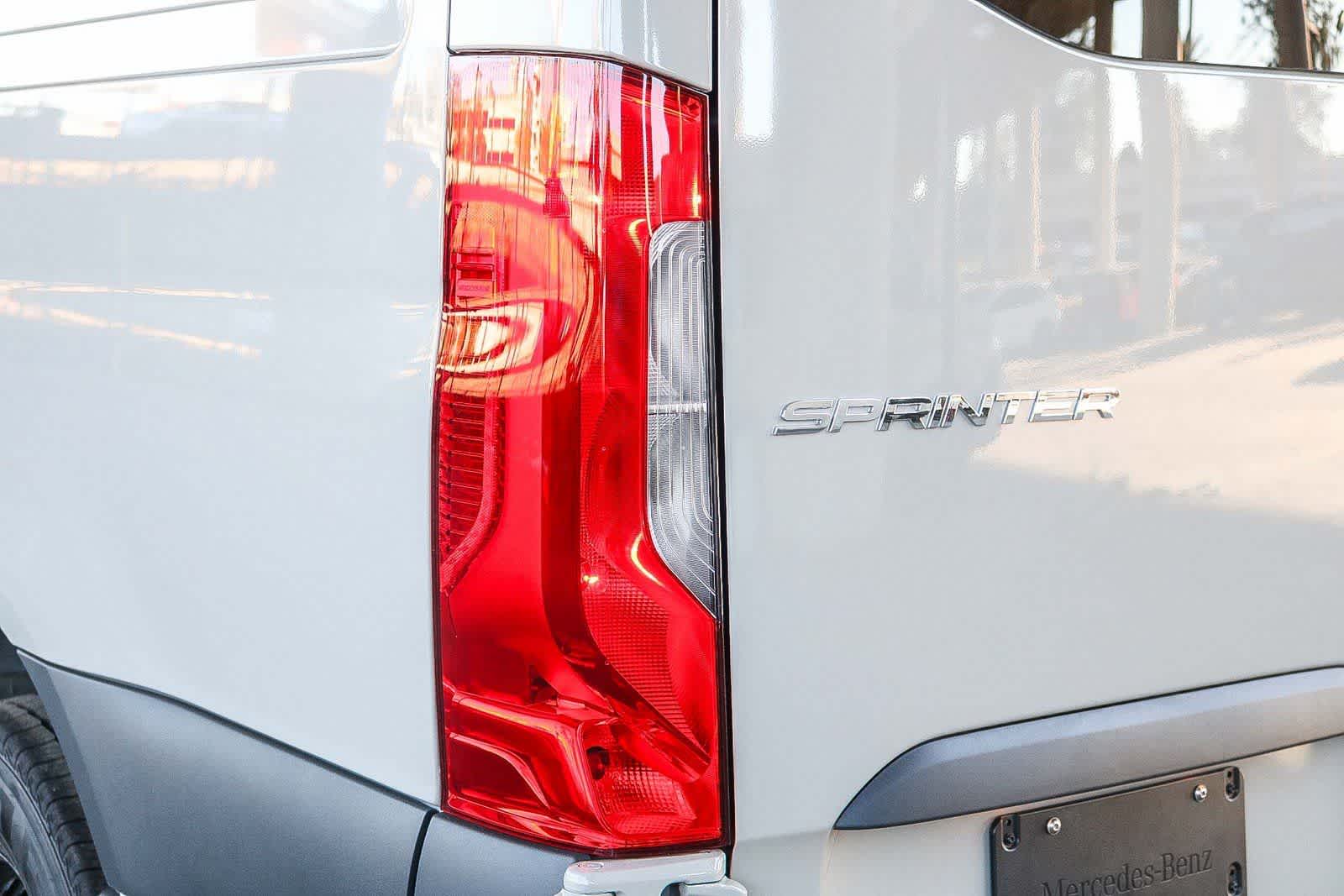 Thumbnail: 2026 Mercedes-Benz Sprinter - 9