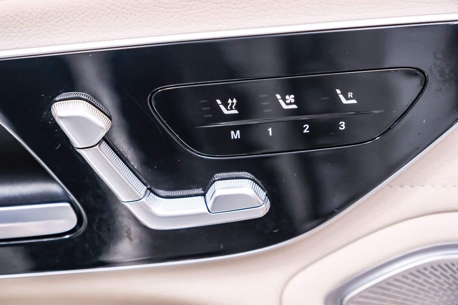 Thumbnail: 2023 Mercedes-Benz EQS - 22