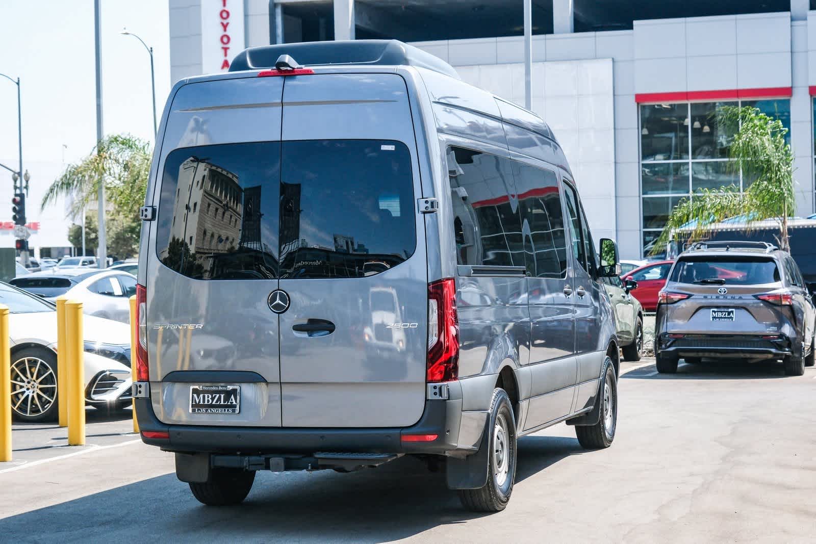 Thumbnail: 2024 Mercedes-Benz Sprinter - 4